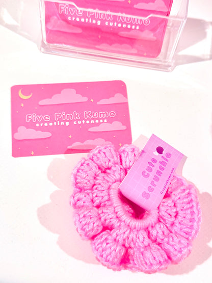 Scrunchie Semplice Rosa Vivace all'Uncinetto – Fatto a Mano
