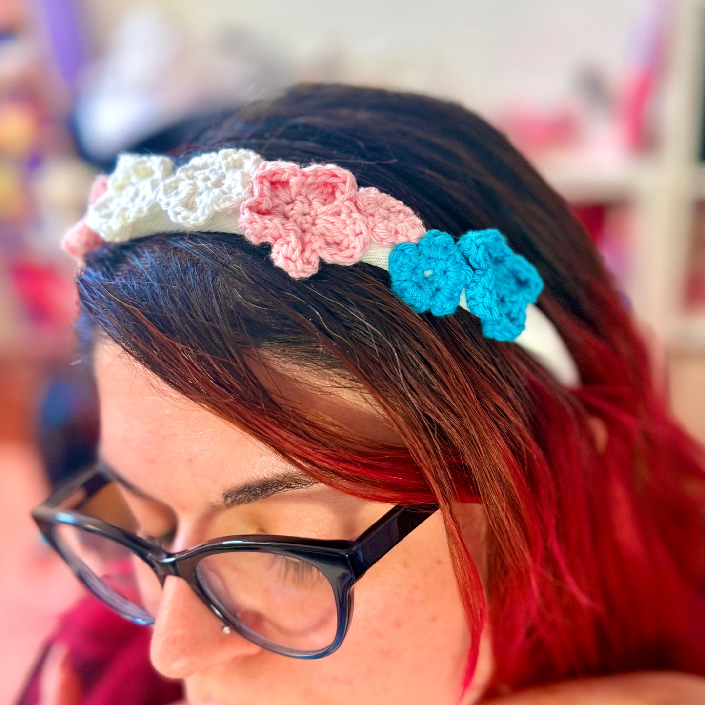 Cerchietto Fiori Uncinetto Inverno Accessorio Capelli Fatto a Mano Bianco Blu e Rosa Idea Regalo Romantico