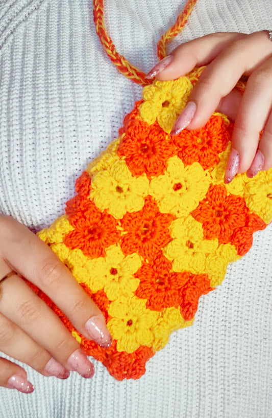 Borsetta Portacellulare Autunno Uncinetto Handmade Custodia per Smartphone Floreale Porta Telefono Autunnale con Fiorellini Pochette Artigianale Donna Accessorio Moda