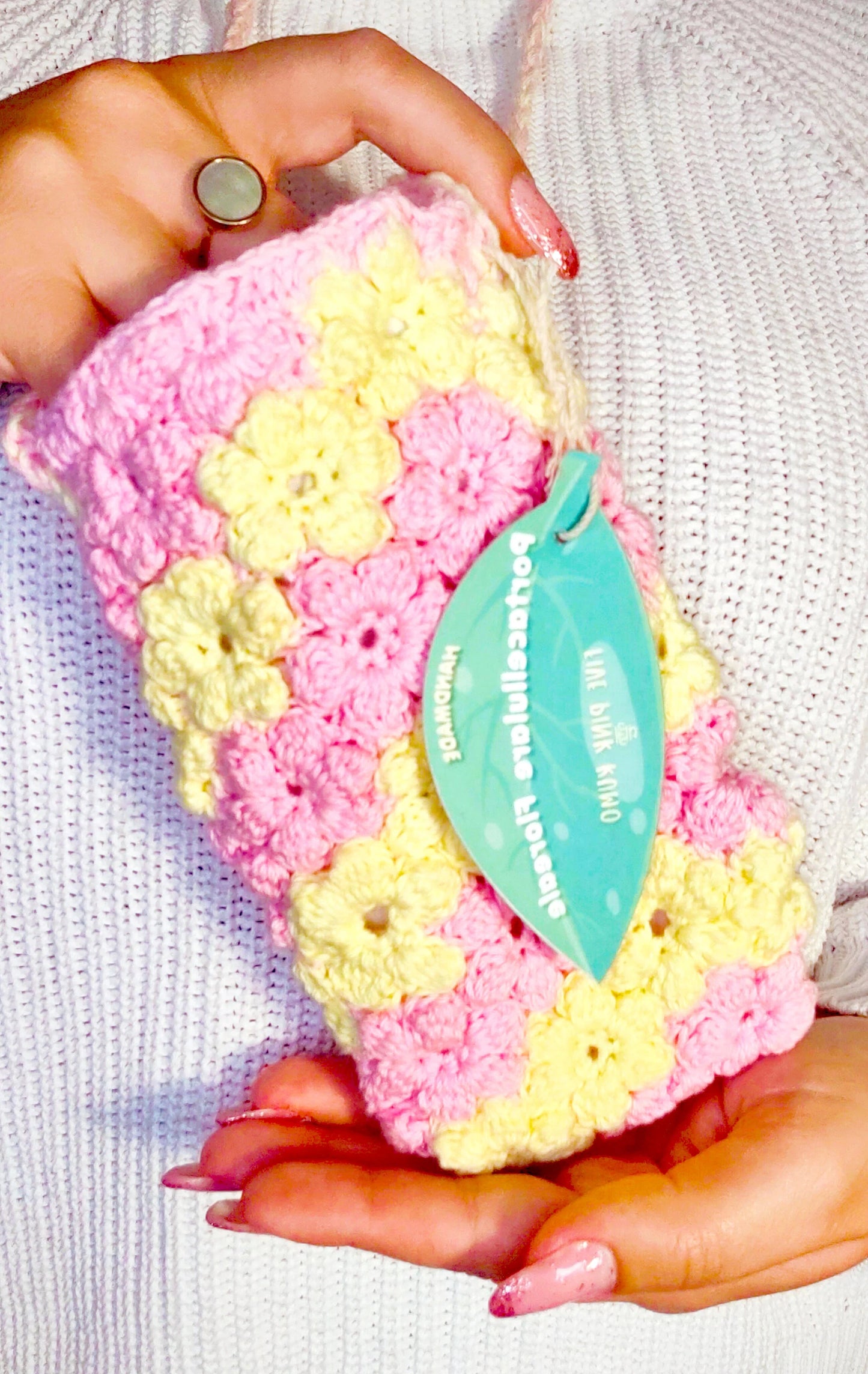 Borsa Portacellulare Uncinetto Handmade Custodia per Smartphone Porta Telefono con Fiori Pochette Artigianale Donna Accessorio Fatto a Mano (Copy) (Copy)