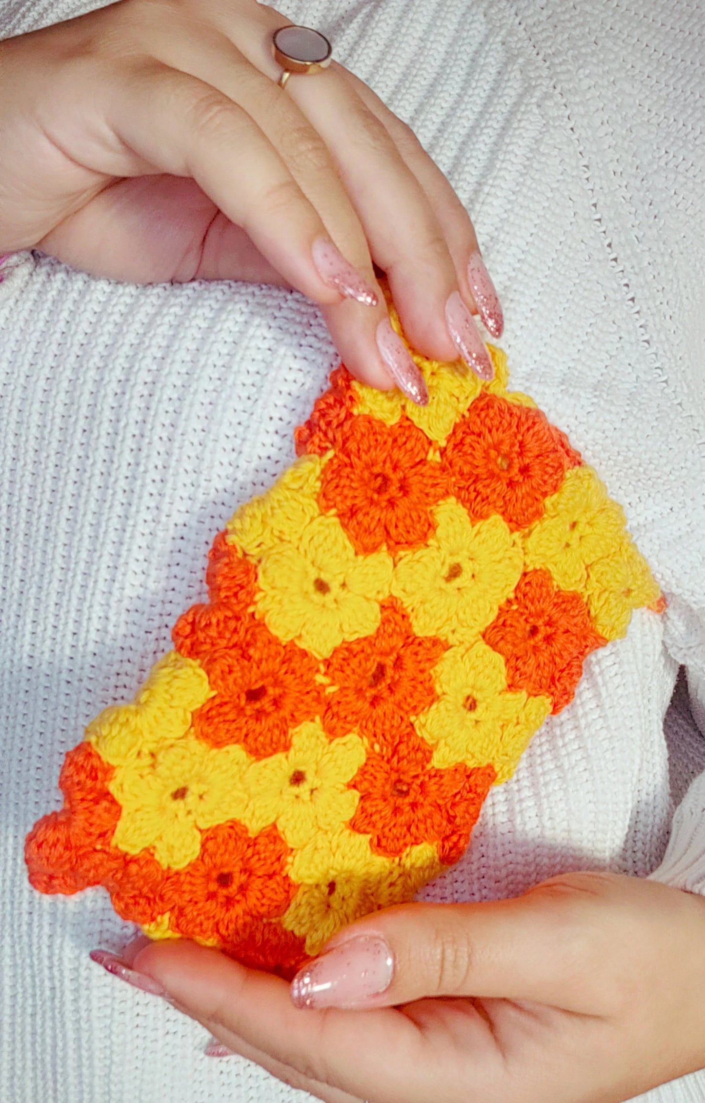 Borsetta Portacellulare Autunno Uncinetto Handmade Custodia per Smartphone Floreale Porta Telefono Autunnale con Fiorellini Pochette Artigianale Donna Accessorio Moda