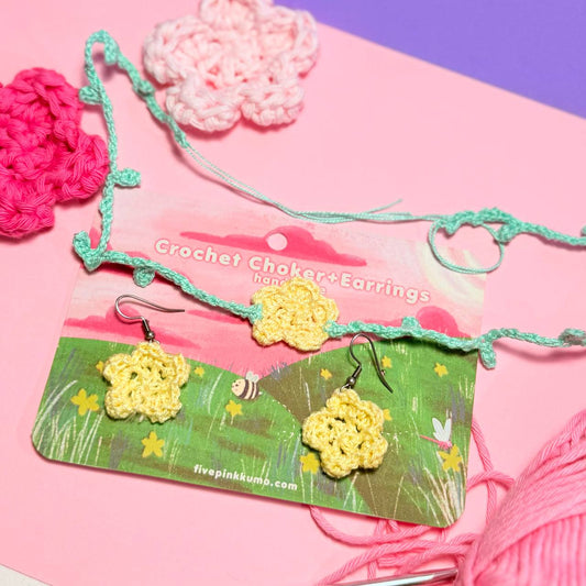 Set Choker + Orecchini Fiorellino Uncinetto Giallo – Acciaio Inossidabile Handmade
