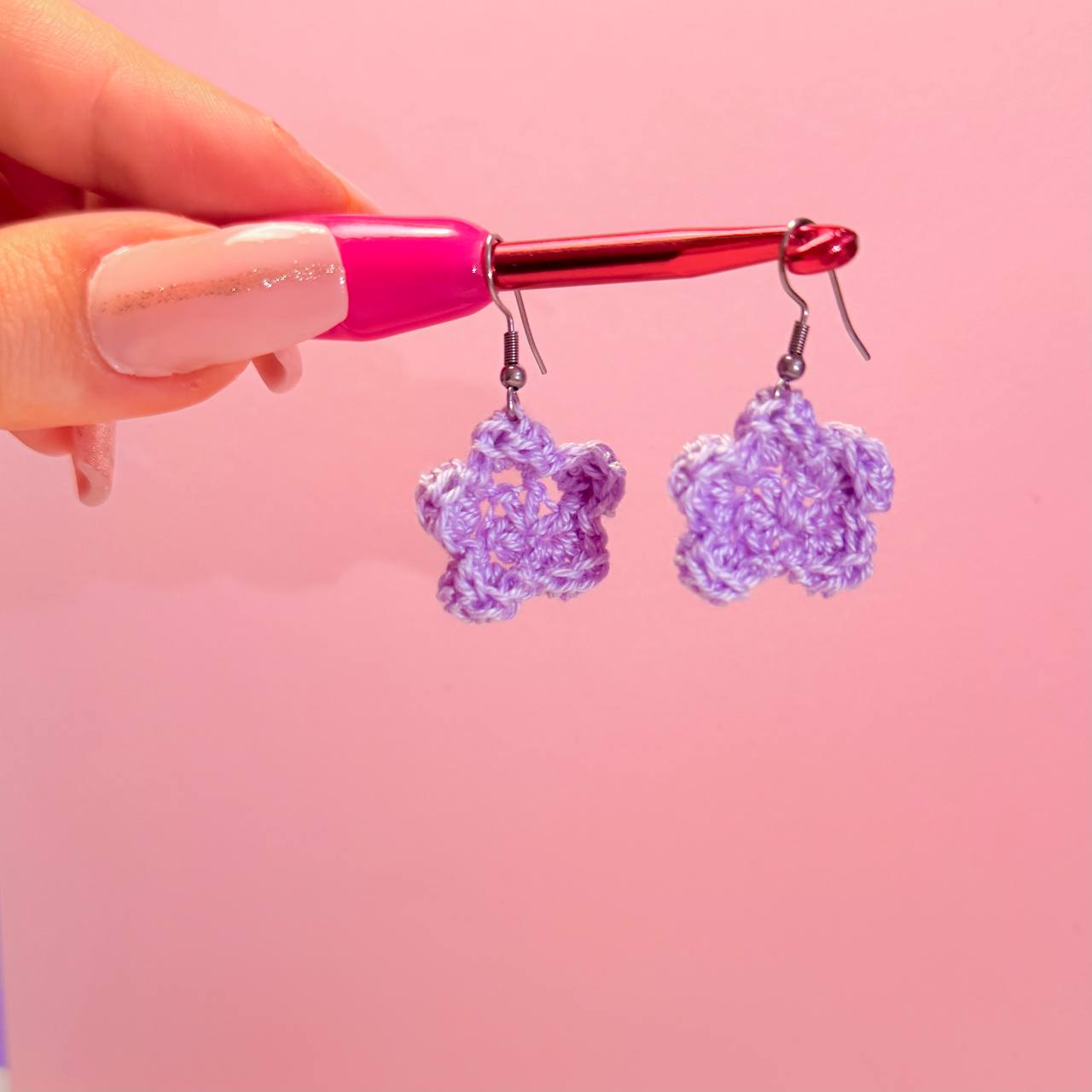 Set Choker + Orecchini Fiorellino Uncinetto Lilla – Acciaio Inossidabile Handmade
