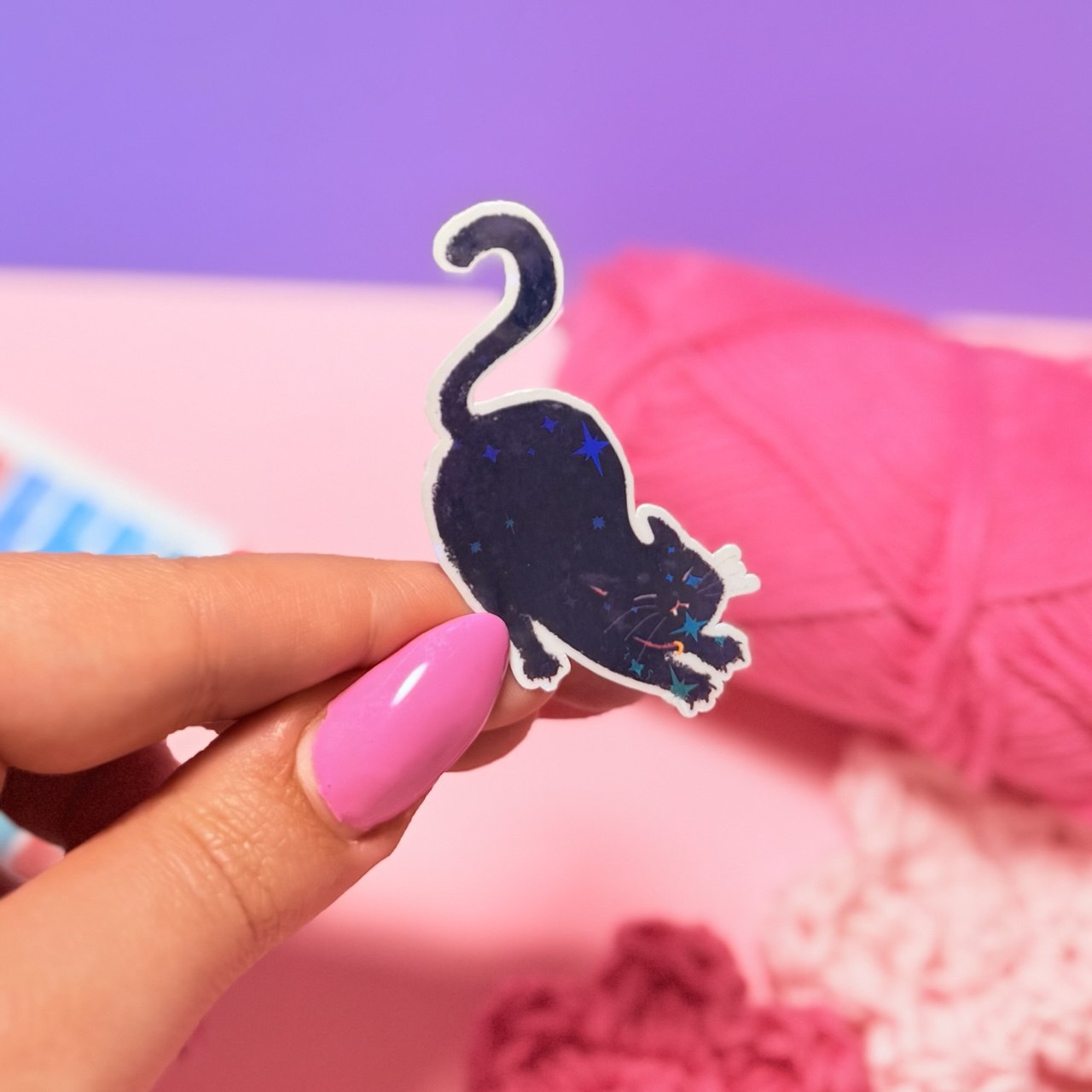 Sticker Olografico Gatto Nero che si Stiracchia Kawaii Handmade