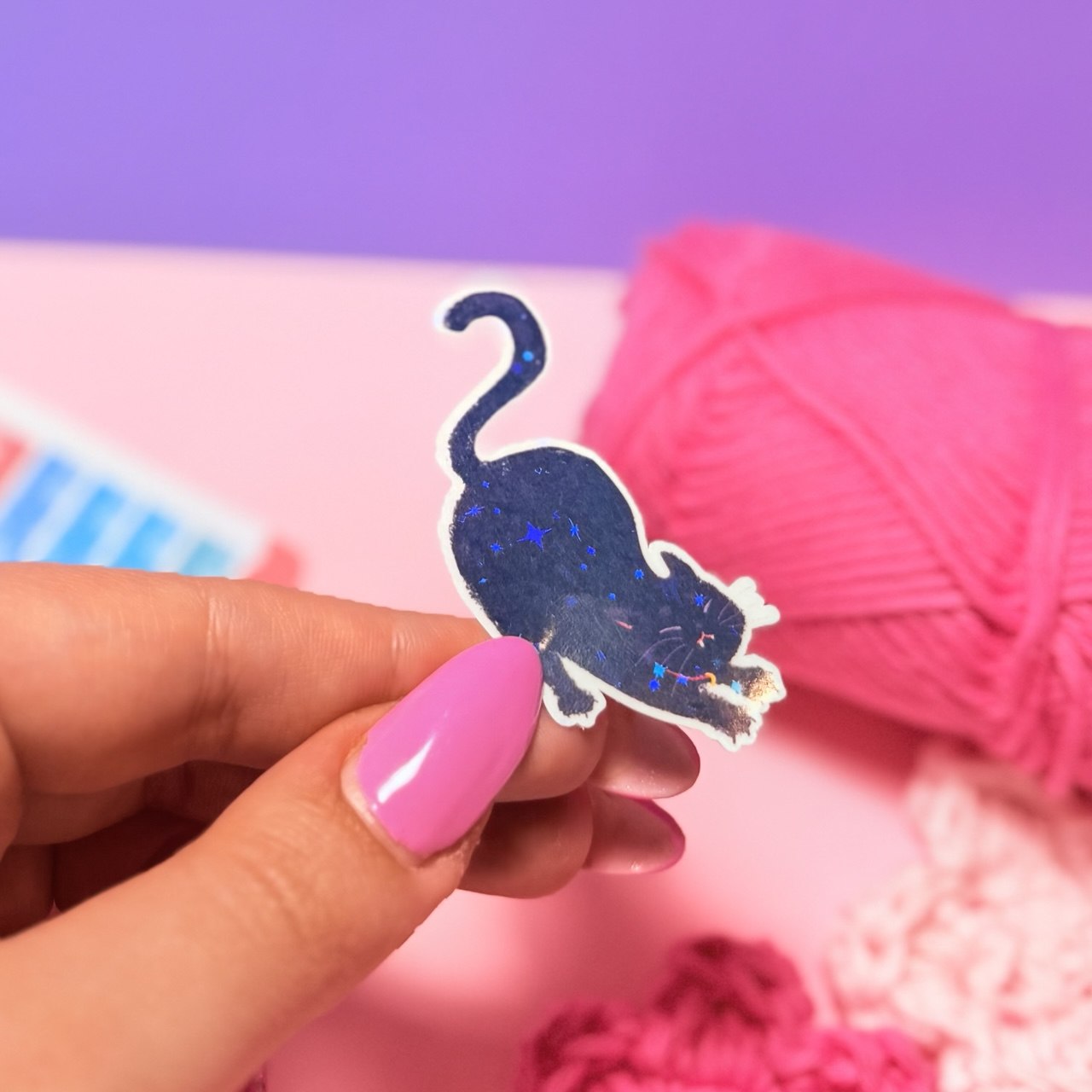 Sticker Olografico Gatto Nero che si Stiracchia Kawaii Handmade